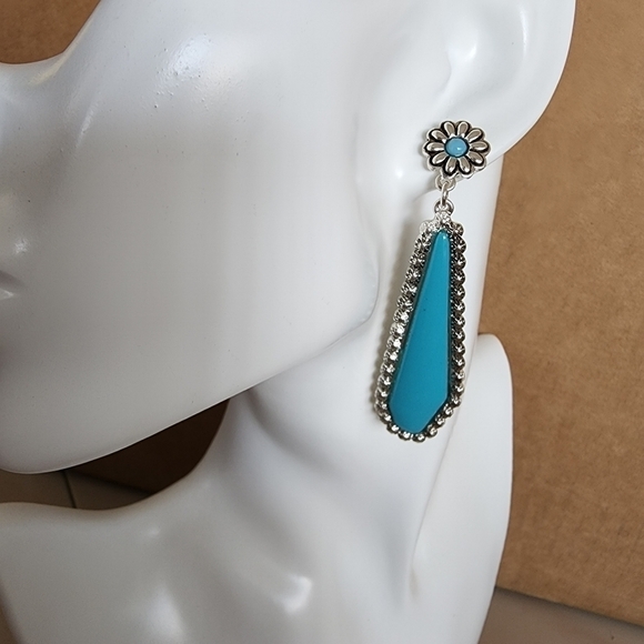 NEW Boho Turquoise Floral Antique Metal Earrings - Picture 8 of 9